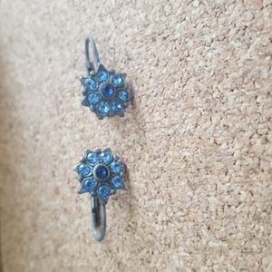 Blue stone flower earrings